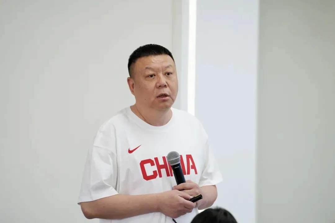 女性篮球运动员如何利用高科技优化训练_1